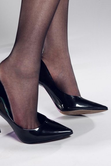 b体育下载链接:官方:郑智因踩踏遭停赛3场+罚款1.5万 将缺席战京鲁(图3) bsport体育